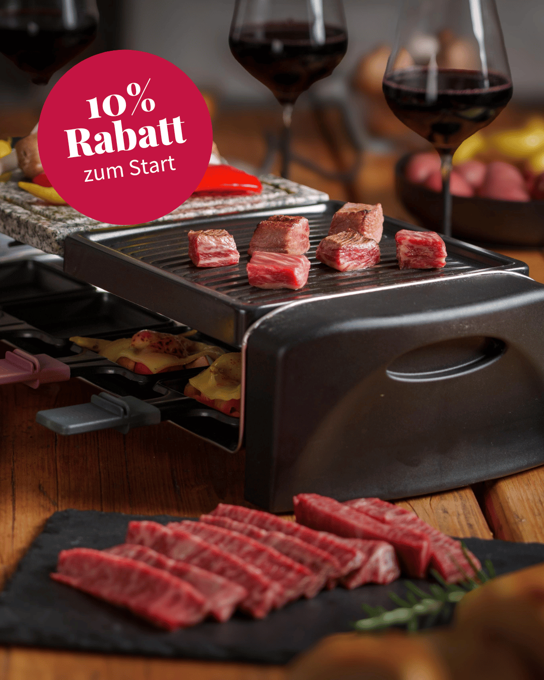 Dünn geschnittene Wagyu Sukiyaki Slices, zart marmoriertes Rindfleisch, japanische Genuss-Strefen, Shabu Shabu, Raclette oder Fondue, Premium Wagyu Beef online kaufen, Wagyu Sauerland