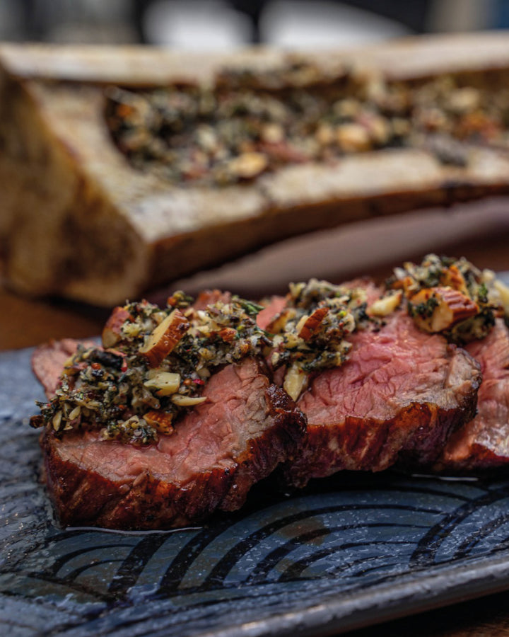 Wagyu Markknochen Pesto als Steak Topping, Marrow Bones Pesto