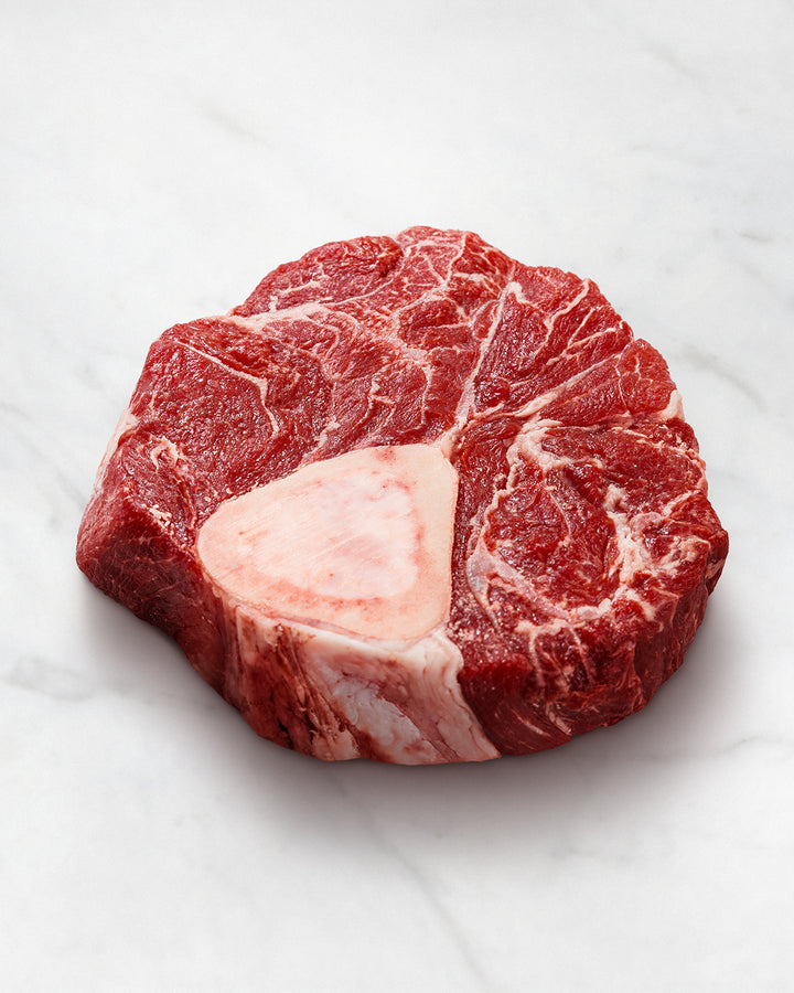 Wagyu-ossobuco, Beinscheibe aus Wagyufleisch, Wagyu Beef roh mit Knochen