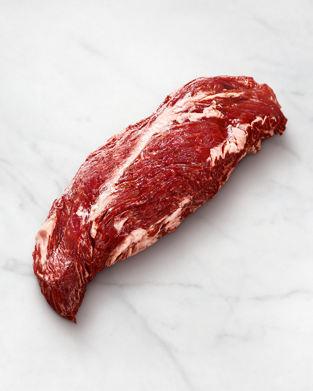 Hanging Tender auf weißem Hintergrund, extrem marmoriert, Nierenzapfen, Wagyu Hanging Tender online bestellen, Wagyu Sauerland Fleisch, Nierenzapfen
