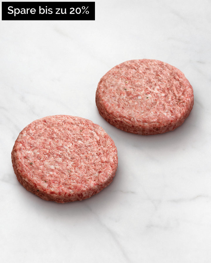 Dry Aged Wagyu Burger Patty, testsieger-fleisch - Wagyu Burger, Wagyu Patties auf weißem Hintergrund, wagyu rind, perfekte burger patties, patties für burger, burger patties tiefgefroren