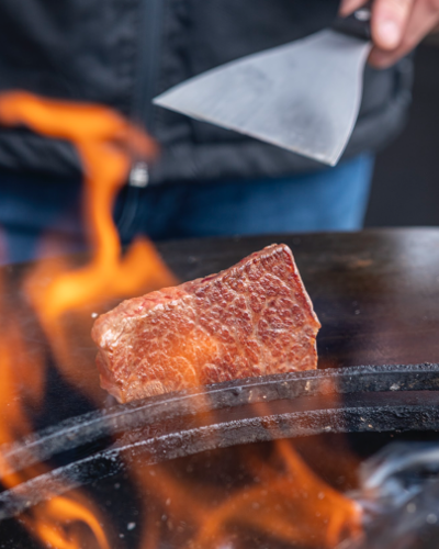 Tepanyaki grillen, Chuck Flap Edge Roast auf dem Grill