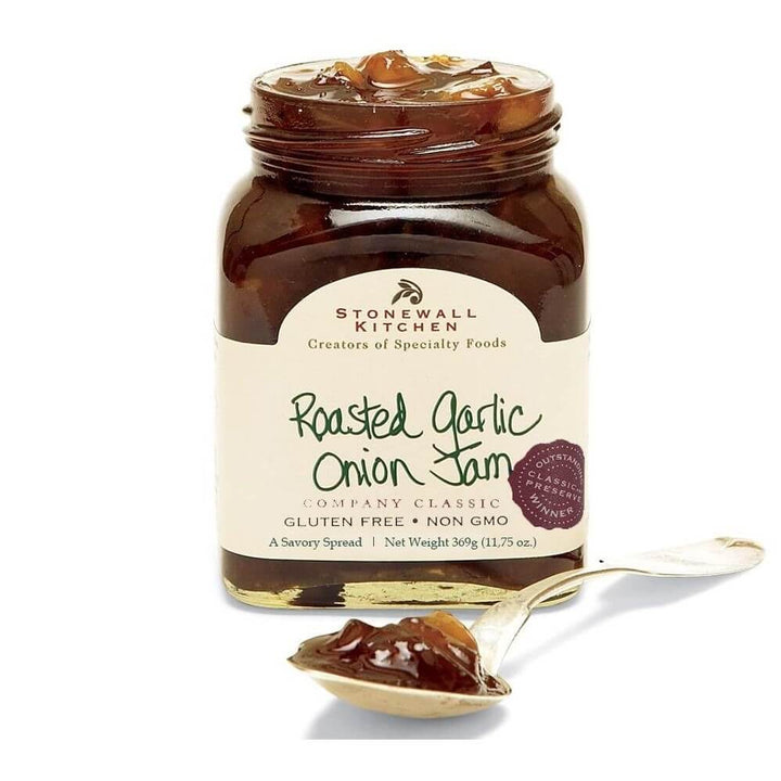 chutney-burger, Roasted Garlic Onion Jam, Gluten Free, Stonewall Kitchen, 369g, Zwiebel Chutney, offenes Glas Soße, Soße auf einem Löffel, Sauce für Wagyu Burger, Wagyu Sauerland Sauce, geröstete Knoblauch Zwiebelmarmelade